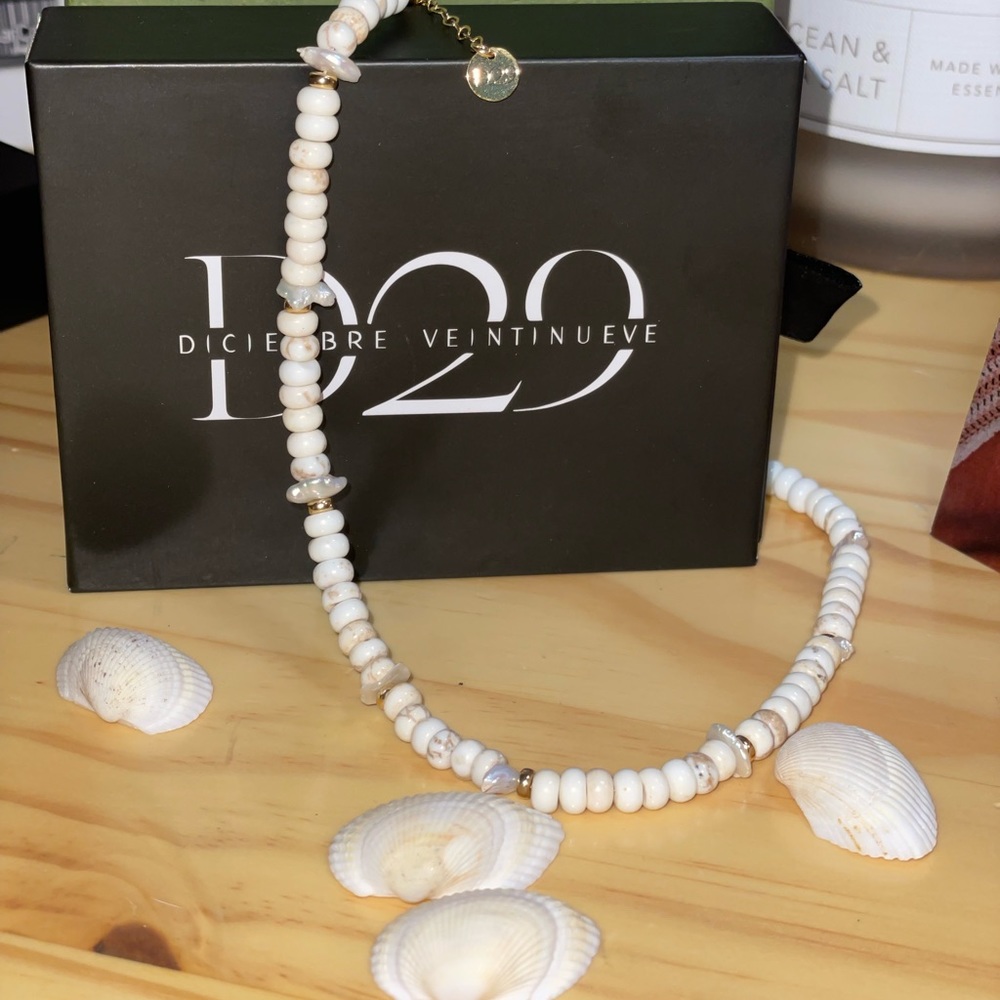 Praia/ Seashell necklace Diciembre Veintinueve